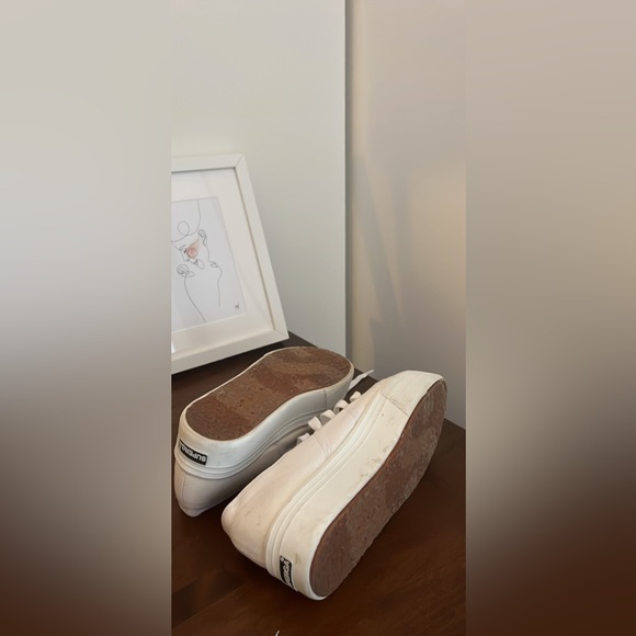 Superga size six white platform sneaker, canvas, worn once! - Picture 4 of 5